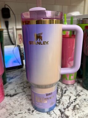 Stanley x Wicked Glinda 40 oz quencher